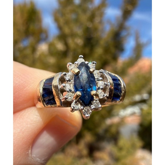 The Unbranded Brand Jewelry - Vintage 14k Solid Yellow Gold Natural Blue‎ Sapphire & Diamond Ring Size 4 Halo